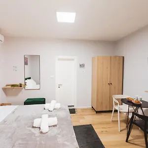  Apartment New Near New Bazaar - Center Albania